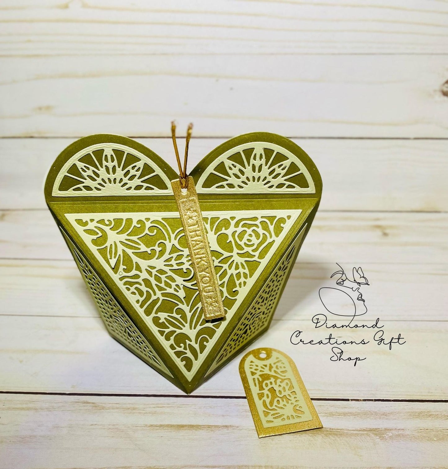 T1825 Caja Corazón Inclinado Con Cordones *** Caja Calada Corazón
