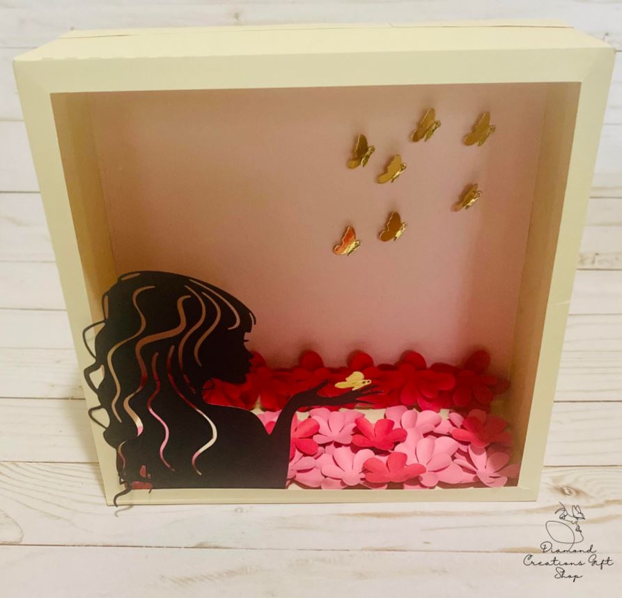 L1006 Girl with Butterfly Die *** Chica con Mariposa